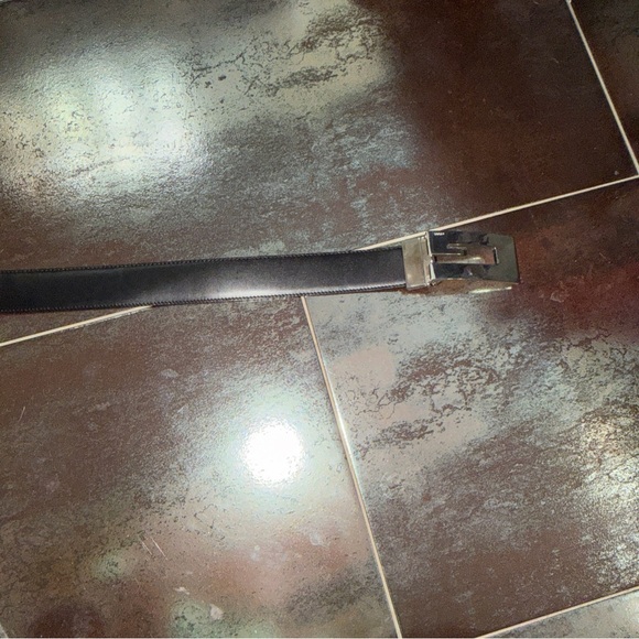 Vintage Gucci Black Leather Belt with Silver G Buckle - Picture 4 of 9